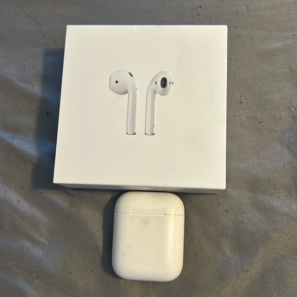 Apple AirPods 1st Generation